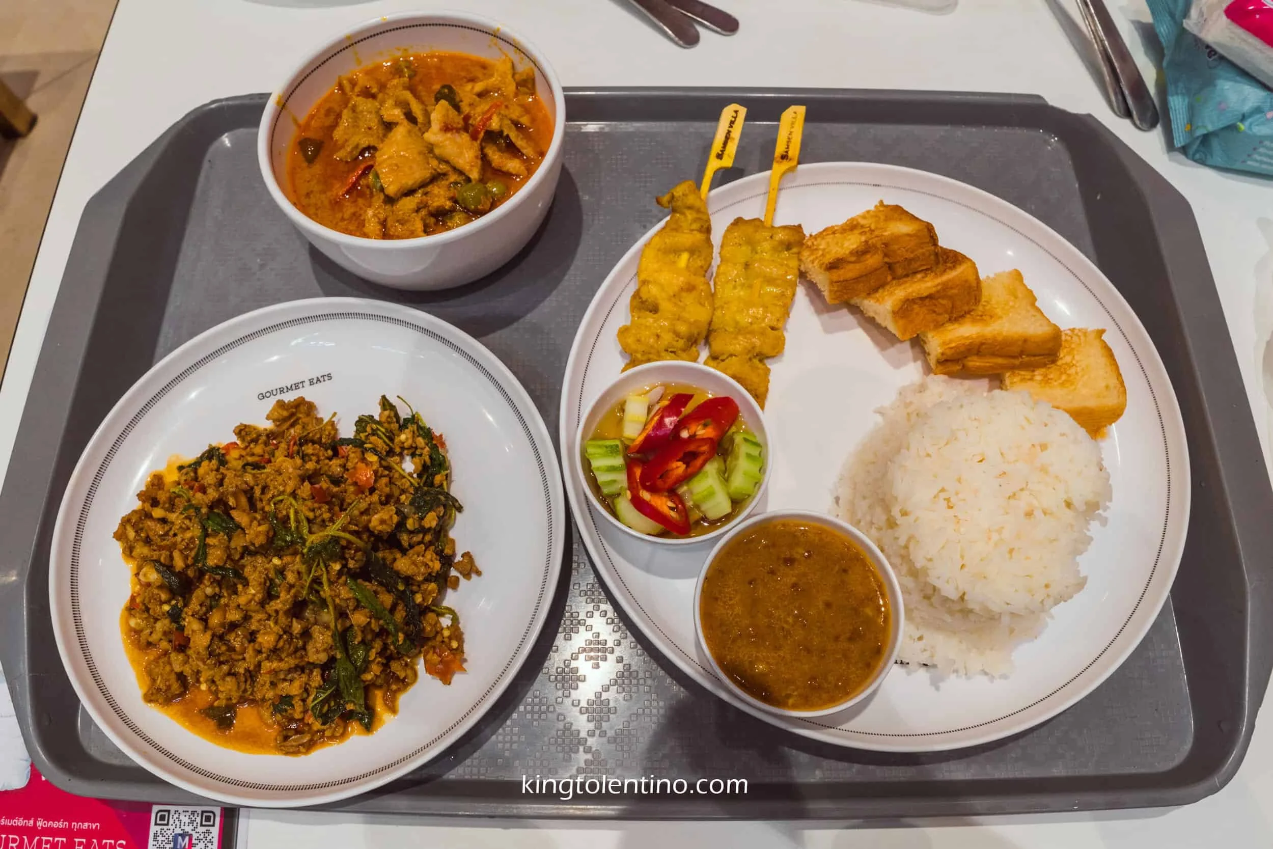 Charm Samsen Villa in Siam Paragon