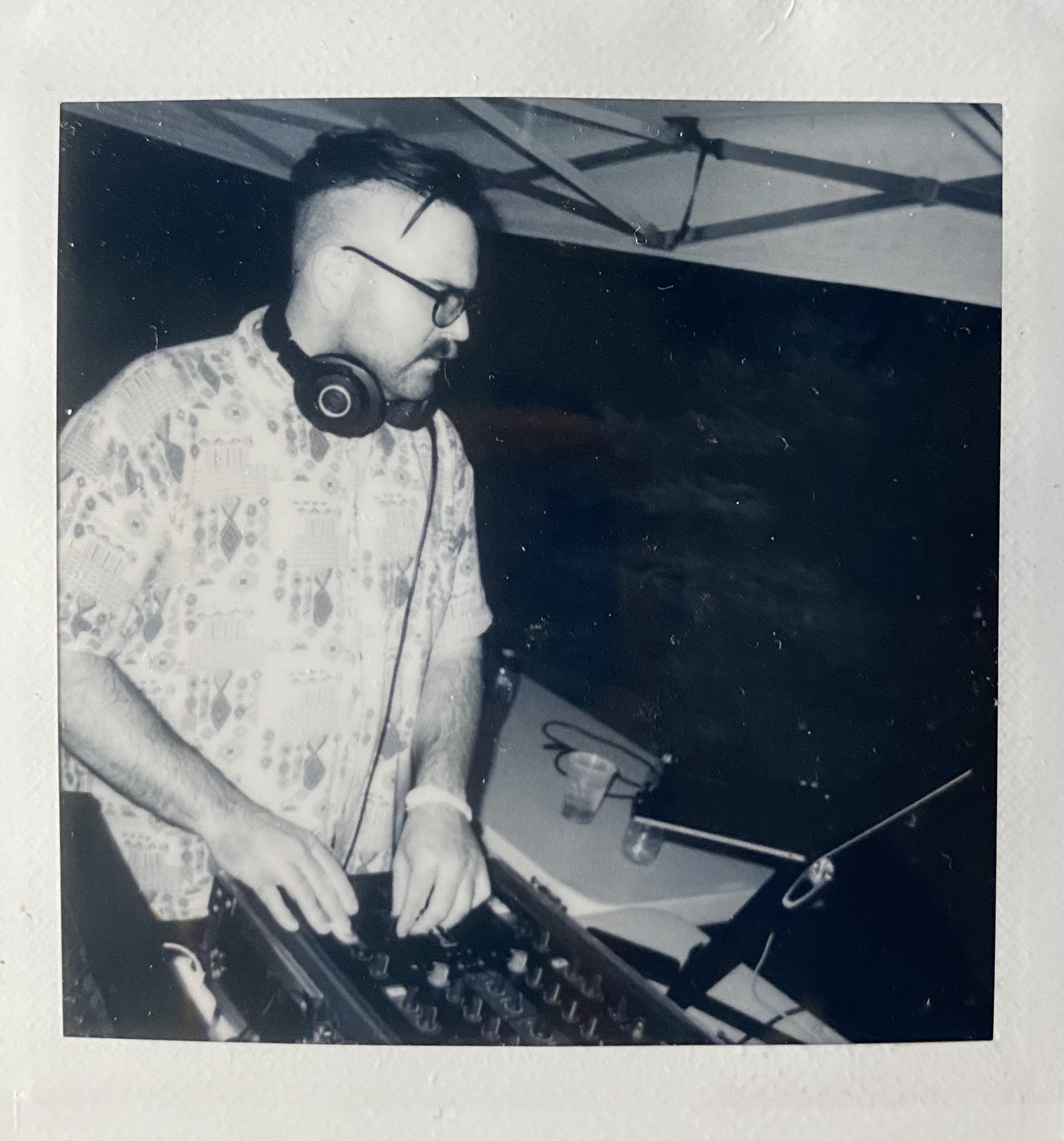 DJ squaresoundroundbody