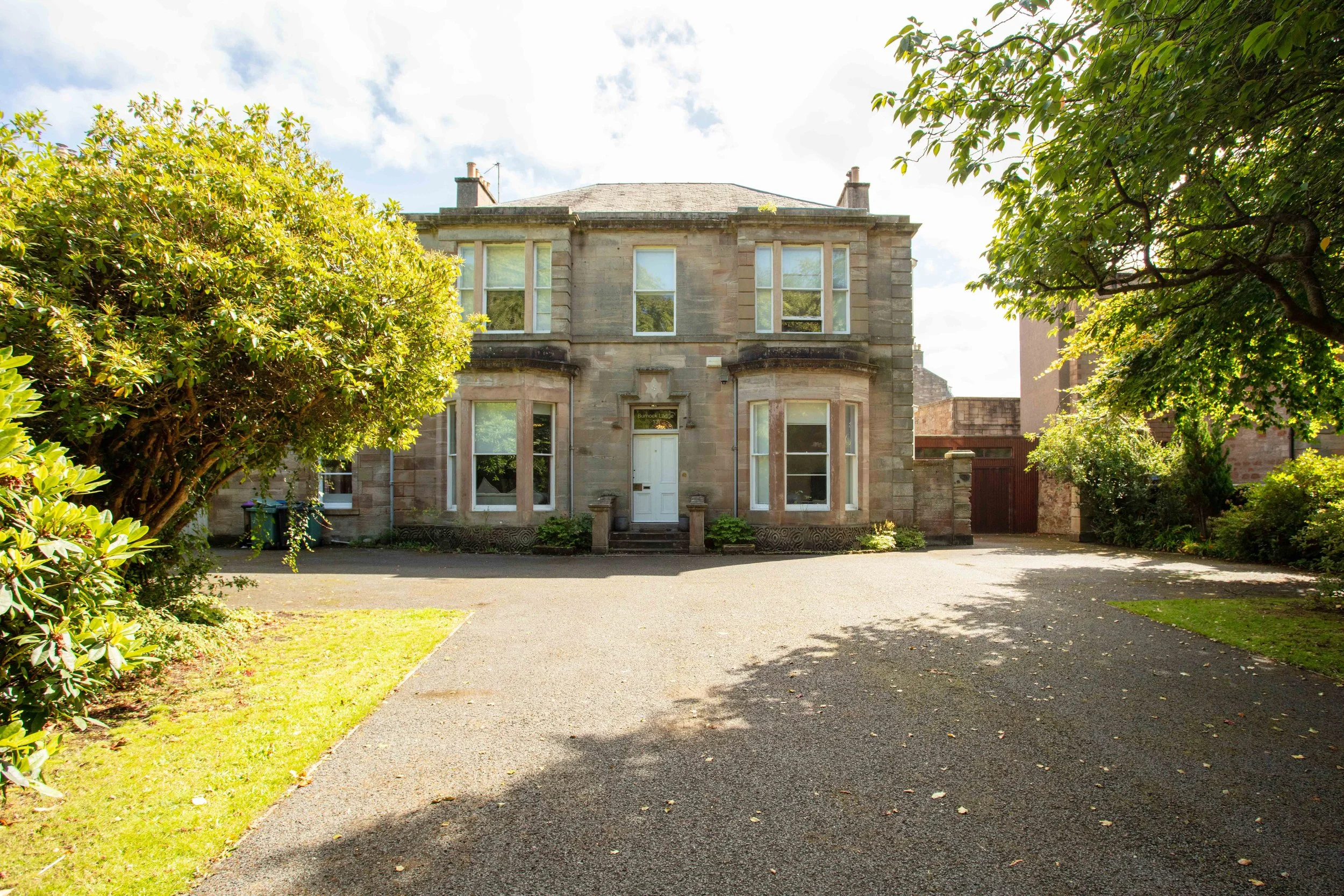 13 Racecourse Road - LR-39.jpg
