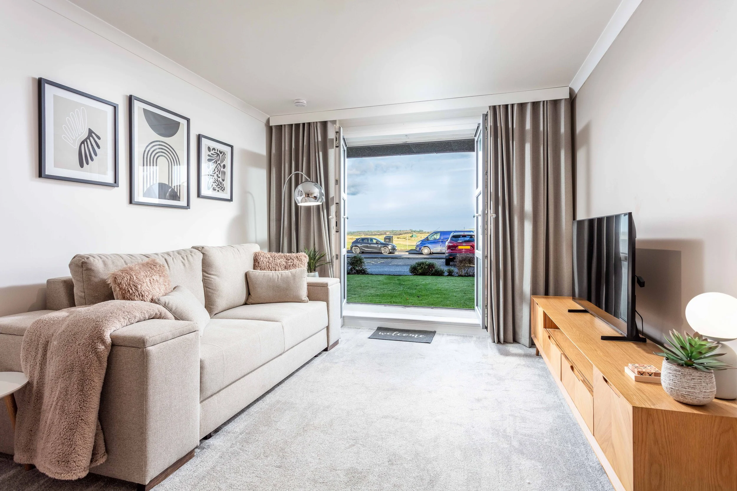 21B Links Road - Prestwick - LR-7.jpg