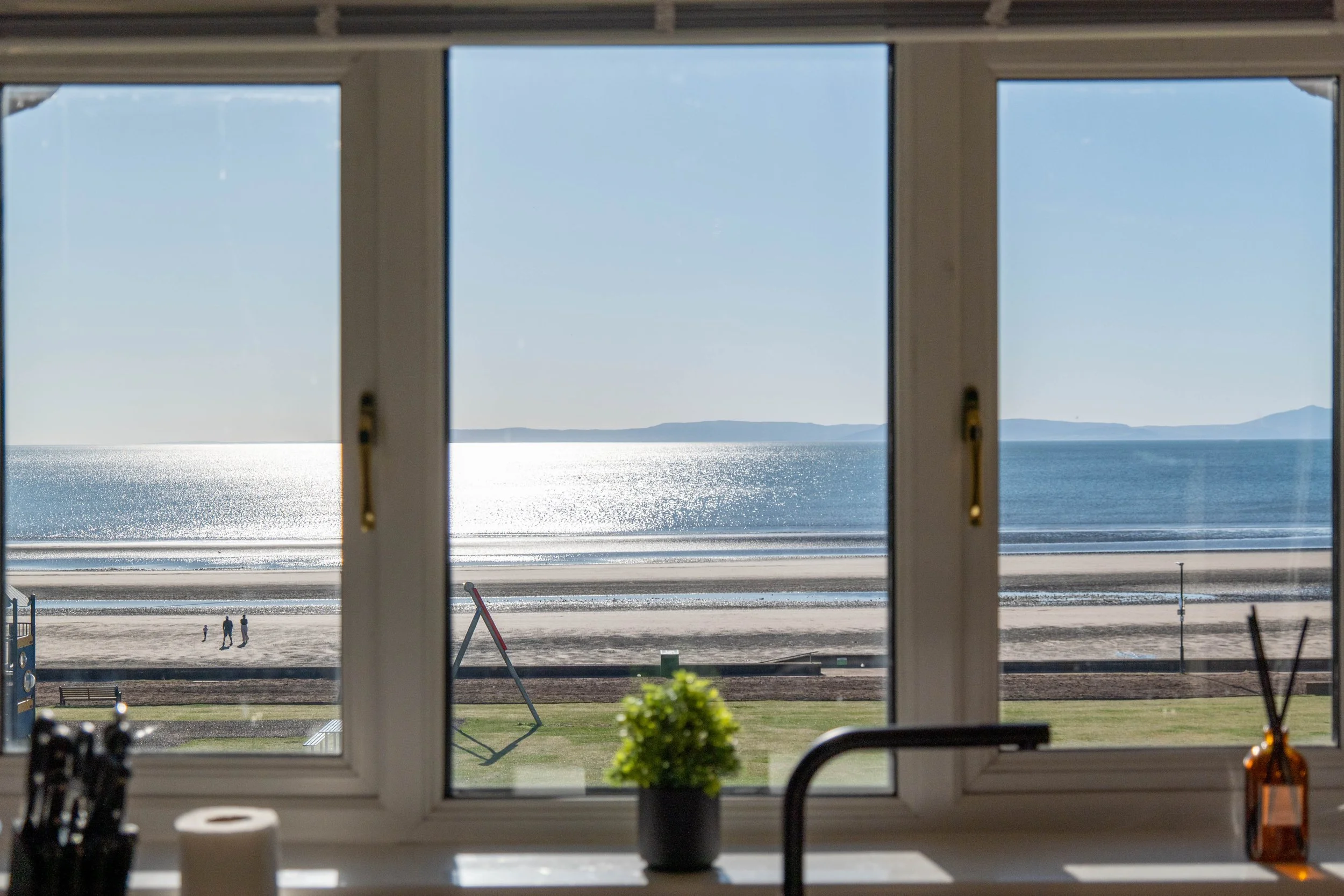 12 H Ardayre Road - Prestwick - LR-34.jpg
