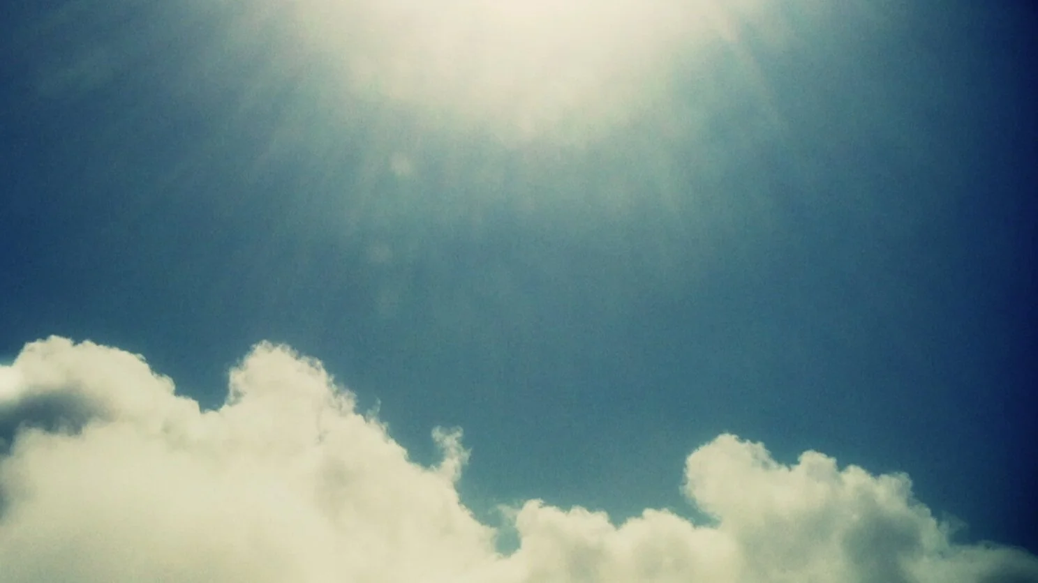 EXPLOSIONS IN THE SKY - "TREMBLING HANDS"