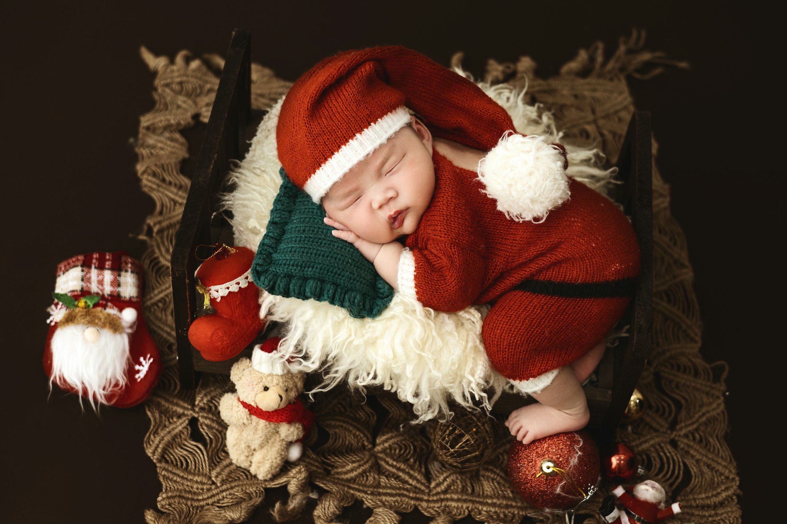 Making the Holidays Magical: How Professional Nannies Support Families During the Festive Season