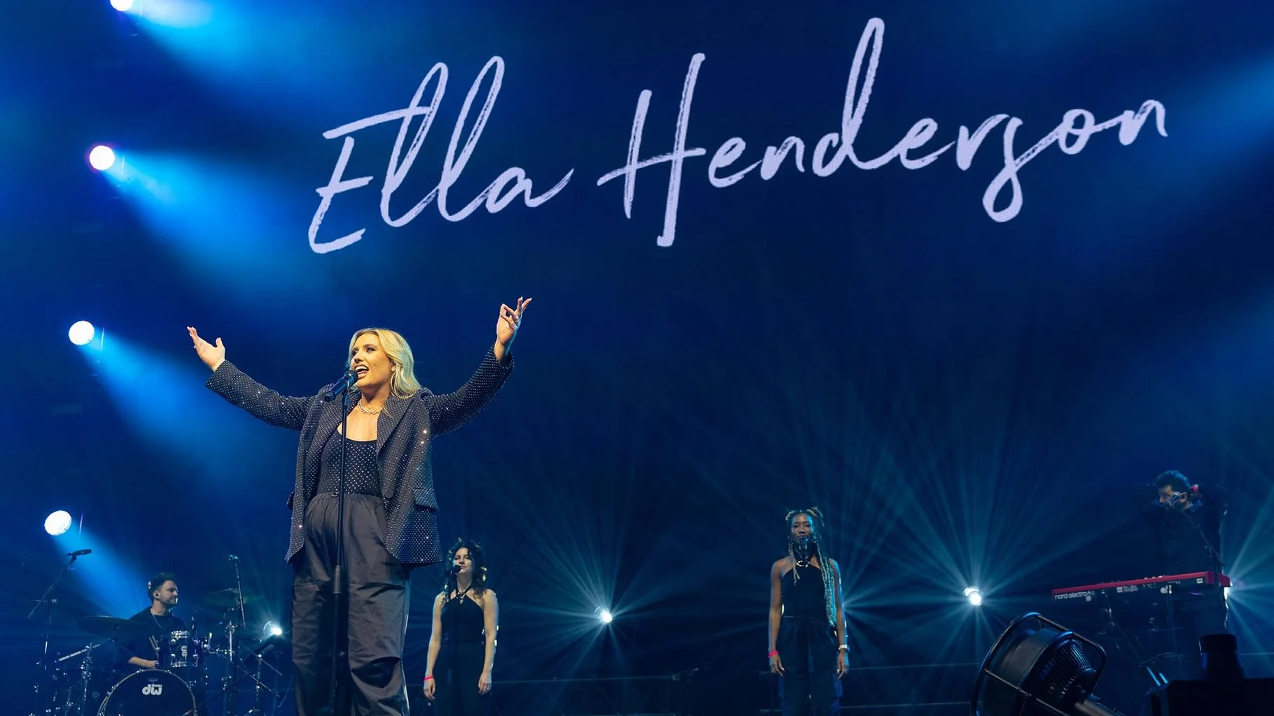 Ella Henderson_Web_Carl Sukonik 01.jpg
