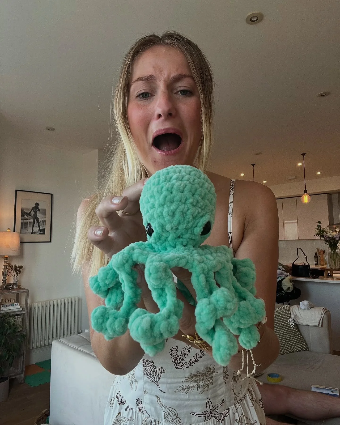 okay this has become a bit of a tradition 🥹
last year i bought a stingray (who is now a full time employee here), this year it is an octopus (waiting for his induction) do we have any name ideas? 
(if you haven’t started your @madebysparkz c