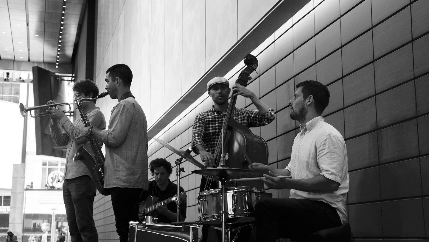 Snapshots from yesterday&rsquo;s GYS Dreambird Project 2022: Mapache Sound Artist Showcase at Anita&rsquo;s Way for nonprofit @chashama for Immigrant Artist Performance Residency.

Adam Frumkin Quintet 
@adamfrumkinmusic 
@meezy.darko 
@stevenelsongu