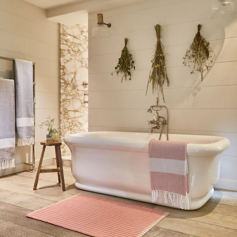 CoralPolperroStripeRugandHammam_7ca5835a-10c5-4ec6-ae10-0e0529e8134b.webp