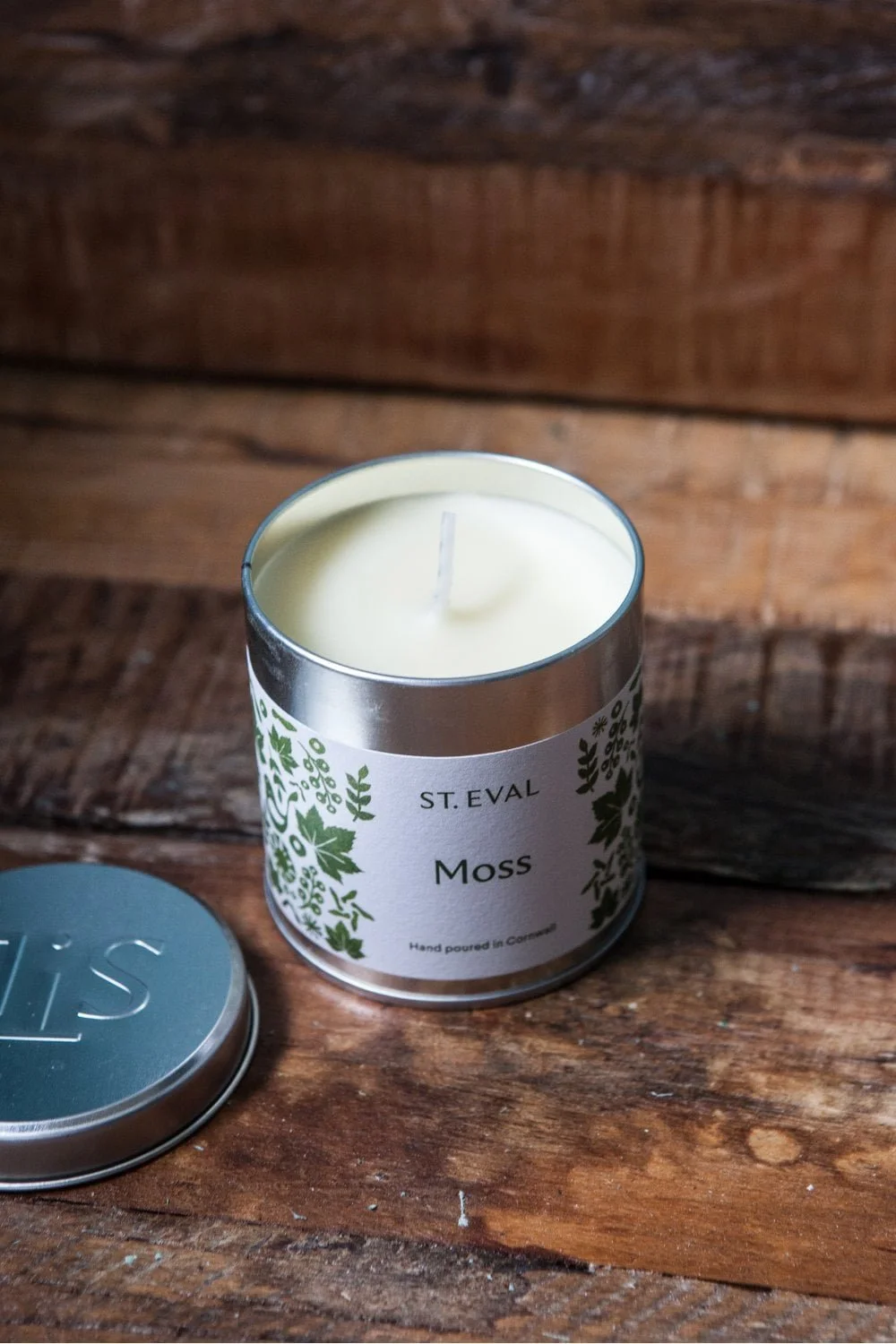 ST EVAL MOSS, FOLK SCENTED TIN CANDLE — Peacock & May