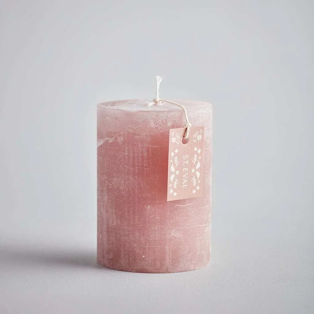 ST EVAL RHUBARB, SUMMER FOLK 3" X 4" SCENTED PILLAR CANDLE — Peacock & May