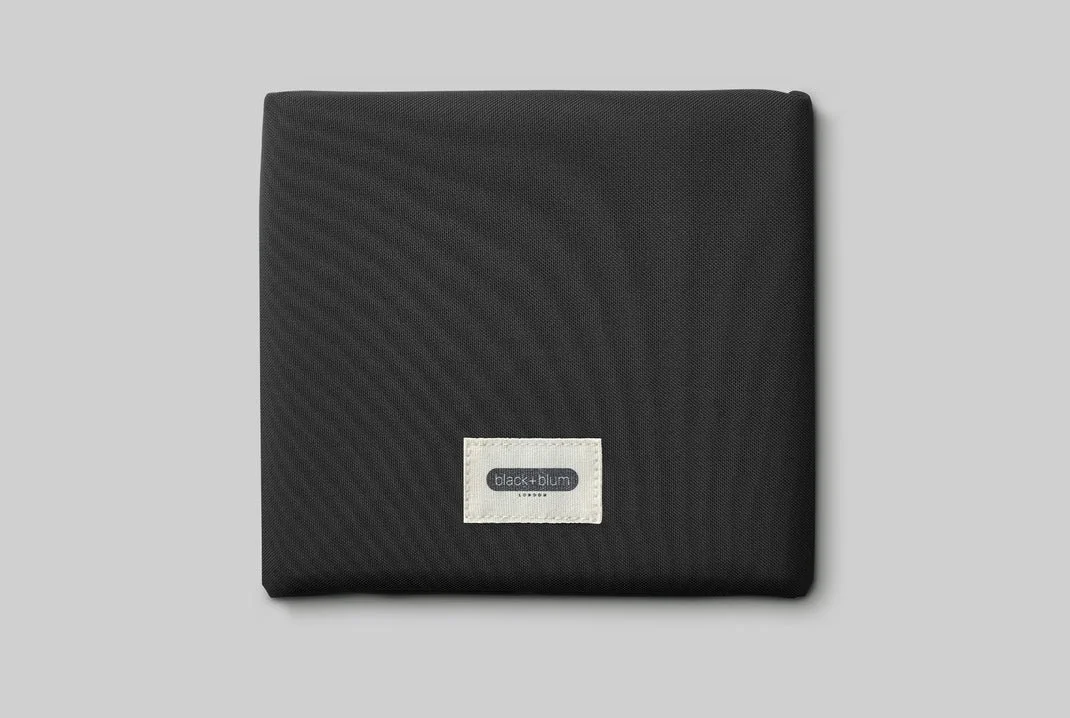 black-blum-new-lunch-bag-compact-storage-feature.jpg