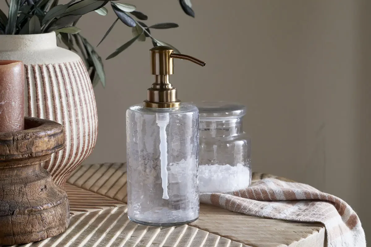 NP58666-NP58707-Recycled_Hammered_Glass_Soap_Dispenser-Clear-nkuku-2.webp