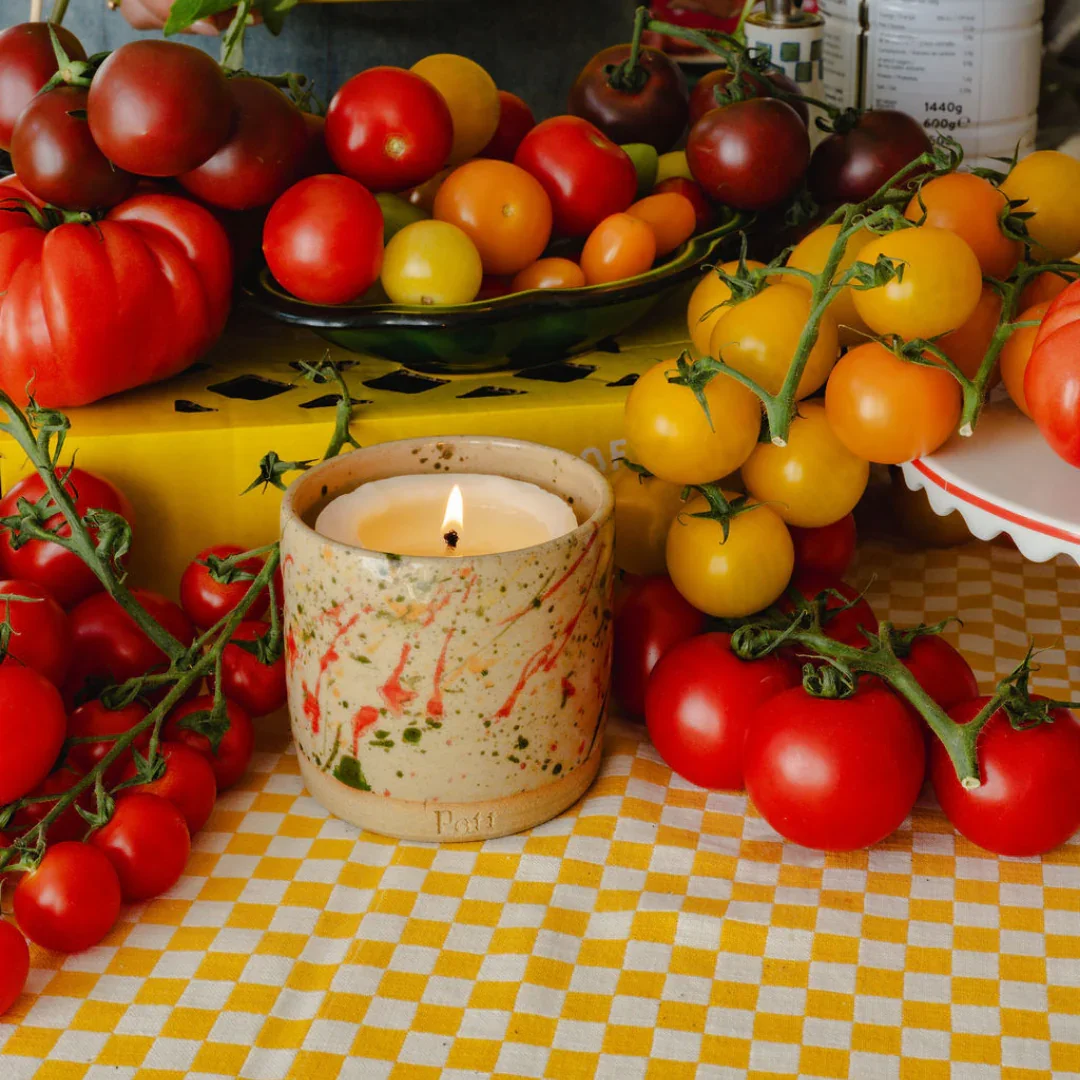 POTT CANDLES - ISLE OF WIGHT STANDARD POTT WITH TOMATO VINE CANDLE