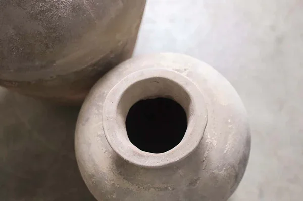 AffitiClayTaperedPot-Large4.webp