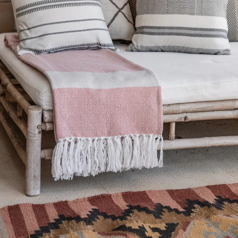 coral-hammam-bench.webp
