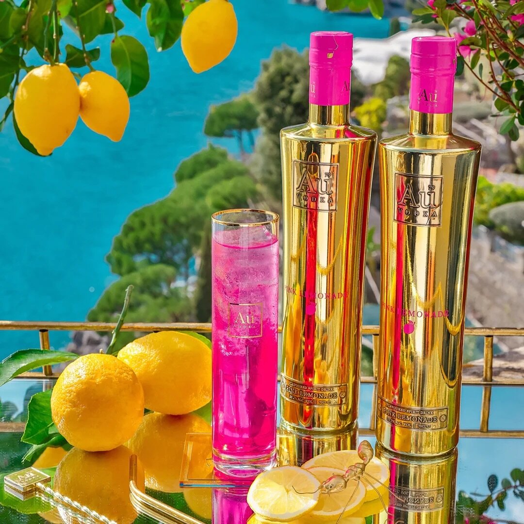 Ein Schluck Sommer in jeder Flasche: AU Vodka Pink Lemonade. 💖🍋 #ErfrischendAnders

#auvodka #auvodkaswitzerland #pinklemonade #lemonade #lemon #zitrone #mixology #bestseller #summer #erfrischend #pleasedrinkresponsibly