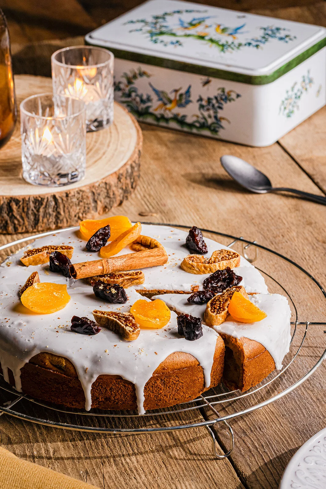 Gateau Aux Yaourt Epices Et Fruits Seches Petit Studio