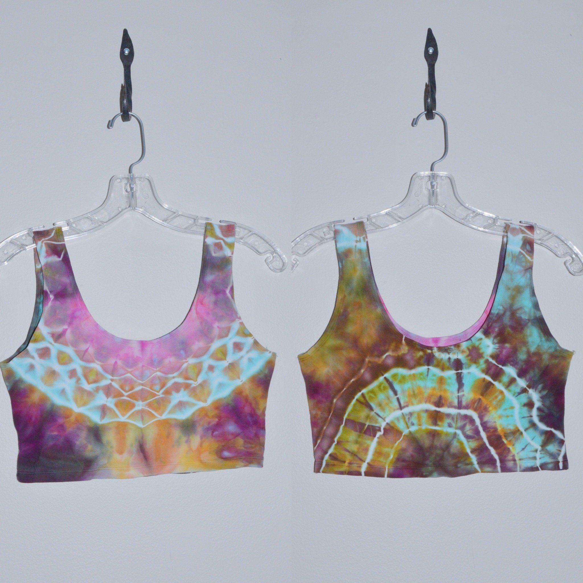 XL "Riverbank" Reversible Scoop Neck Crop