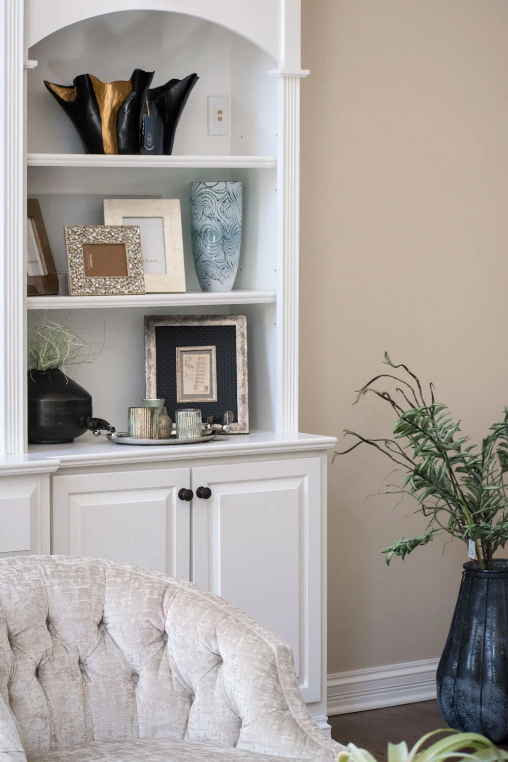 personal-shopper-services-right-side-built-ins.jpg