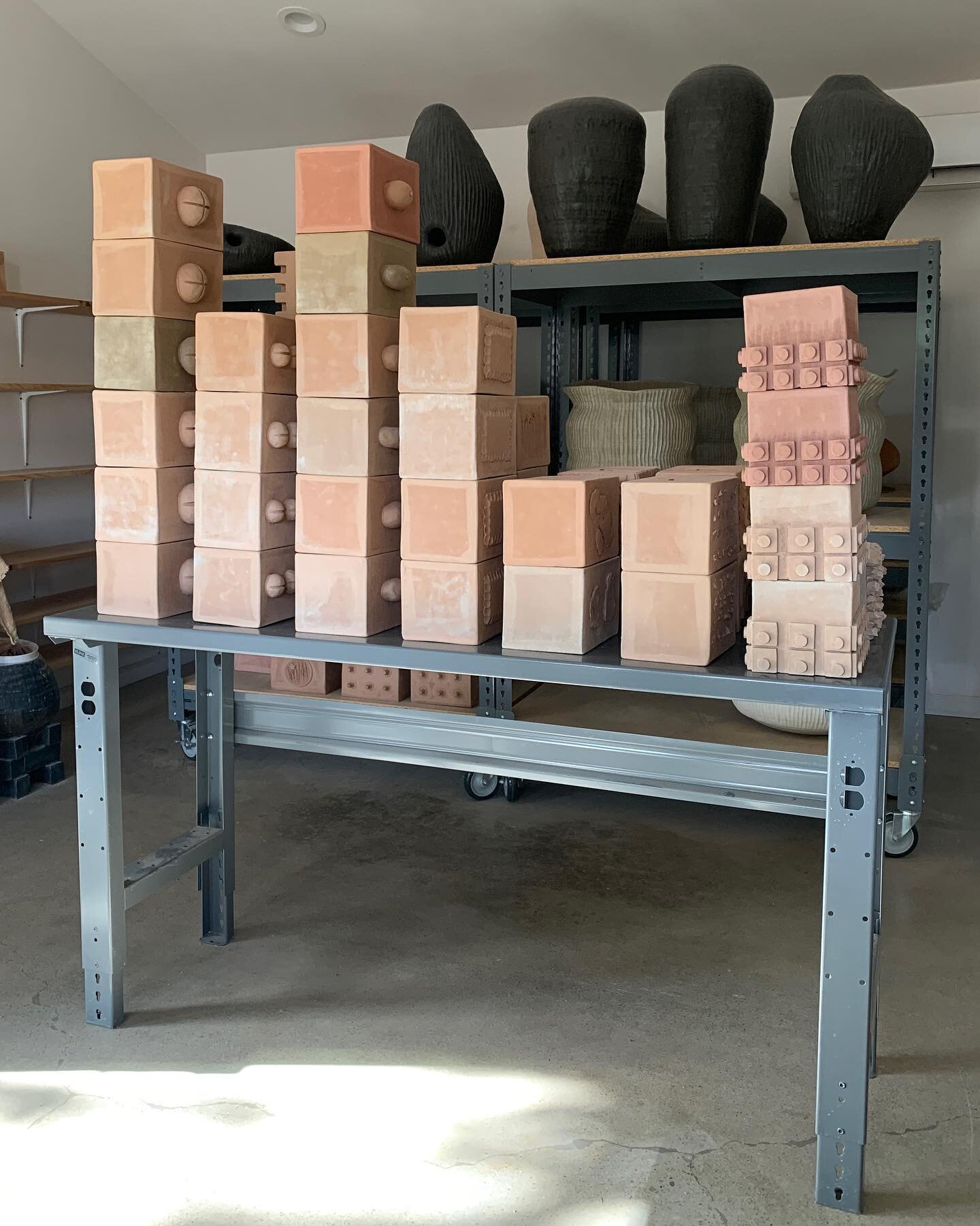 Tower city over here! 🏗️ Finalizing the composition of 4 ceramic towers for the the Hummingbird Inn @sheltersocialclub and getting ready to glaze! 

Each tower will have a hummingbird feeder built in🧃Hoping to have these installed for the mini bird