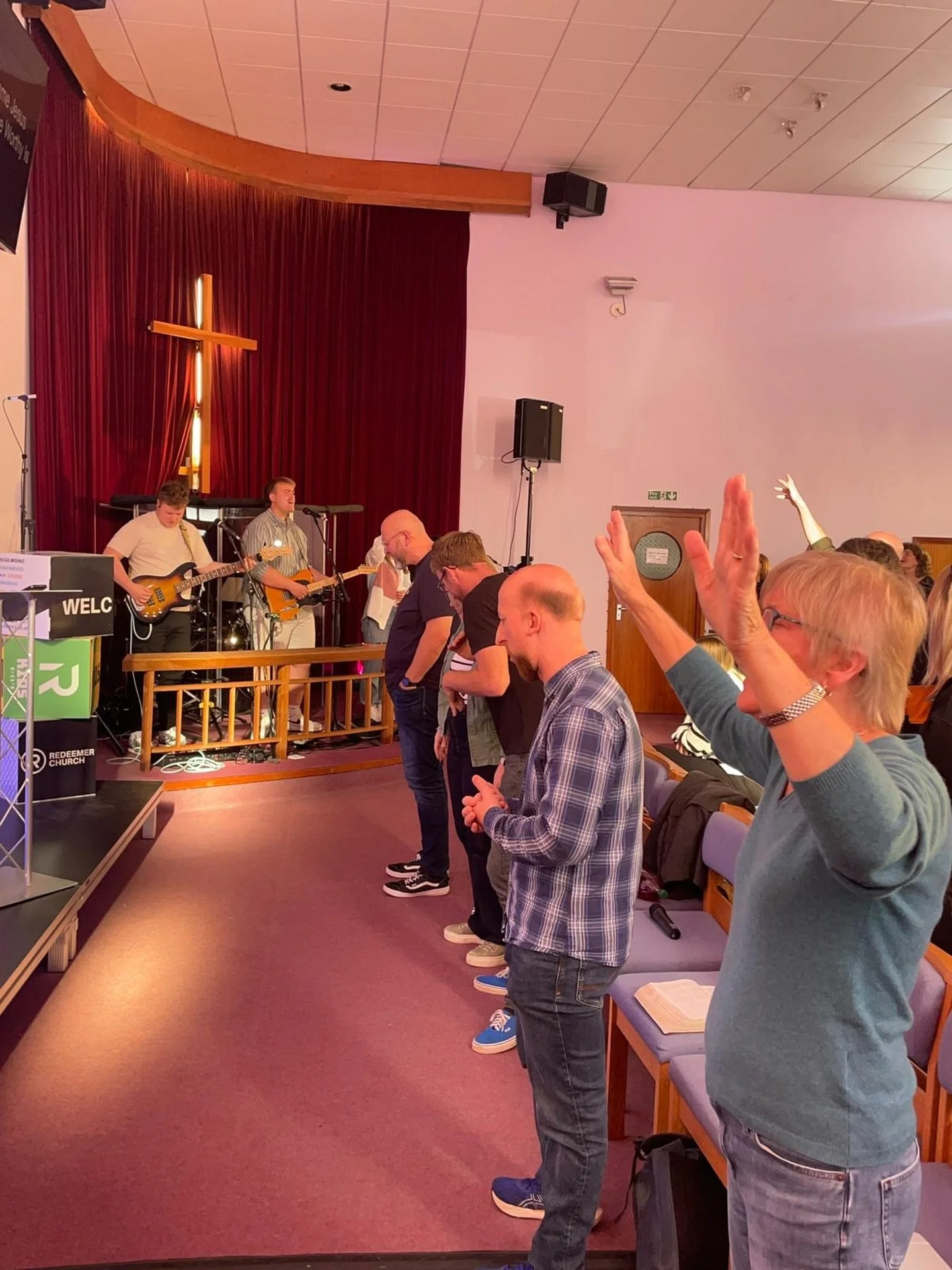 Weekend plans?
We&rsquo;d love to spend part of your Sunday with you!

Whether you&rsquo;re exploring faith, coming back to church, or walking closely with Jesus, you&rsquo;re welcome here. Our services are relaxed, friendly, and focused on hope, tru