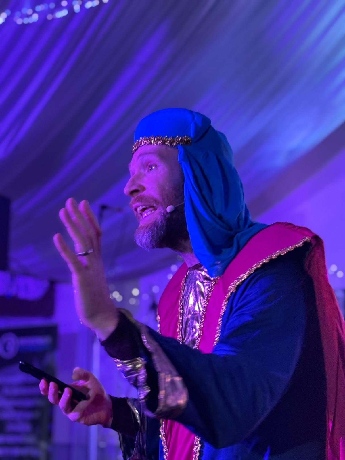 🎄✨ Carol Services at Redeemer &ndash; This Sunday! ✨🎄
We loved these moments from last year and can&rsquo;t wait to celebrate with you all again!

Family Carols &ndash; 10:30am Carols &bull;  Family fun &bull; Festive Refreshments Dress as your fav