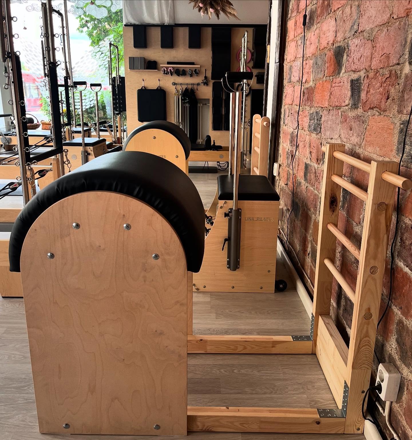 Tervetuloa uusi ja upea Ruovedell&auml; valmistettu Ladder Barrel!!!! Eli ihan naapurissa tehty! Tekij&auml; on meid&auml;n upea asiakas Laura 😍 @datalesdoses_  Me Meill&auml; on kunnia testata sit&auml; ja antaa h&auml;nelle palautetta. Olemme niin