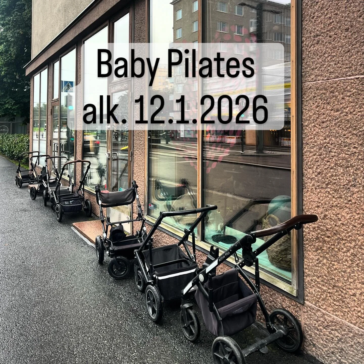 Haluatko tehd&auml; pilatesta vauvasi kanssa? Suuren suosion saanut 5 x kurssit alkaa taas 12.1 klo 12. Jos vauvasi on on alle vuoden ik&auml;inen h&auml;net voi tuoda mukaan tunnille. Rattaat voi j&auml;tt&auml;&auml; studion ulkopuolelle isojen ikk
