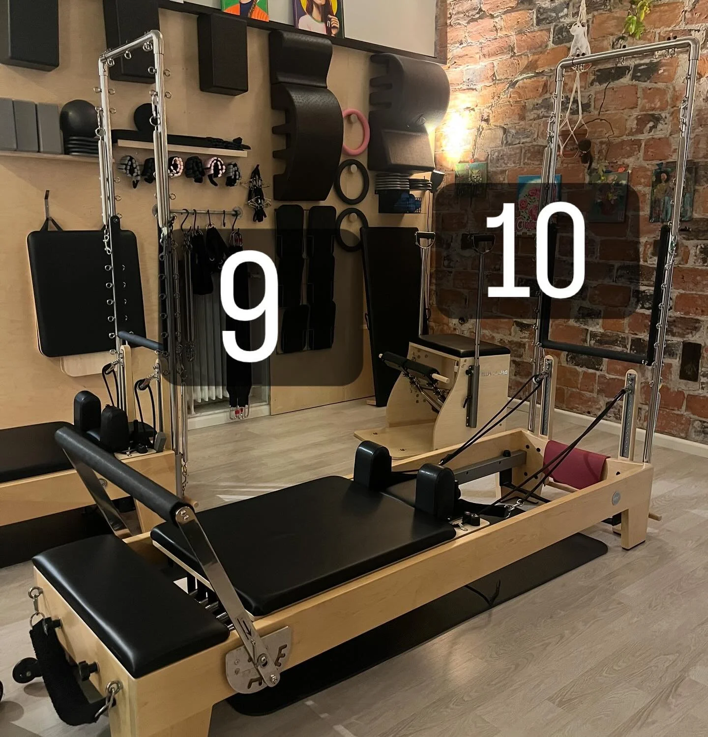 Hupsis! J&auml;i eilisen luukku ilmoittamatta. Eilen taas jaettiin Pilates sukat &amp; t&auml;n&auml;&auml;n oli Reformer Pyyhe. Reformer pyyhe on todella ihana lis&auml; sun omaan harjoitteluun. Se kulkee helposti mukana. Pyyhkeen alapuolella on n&a