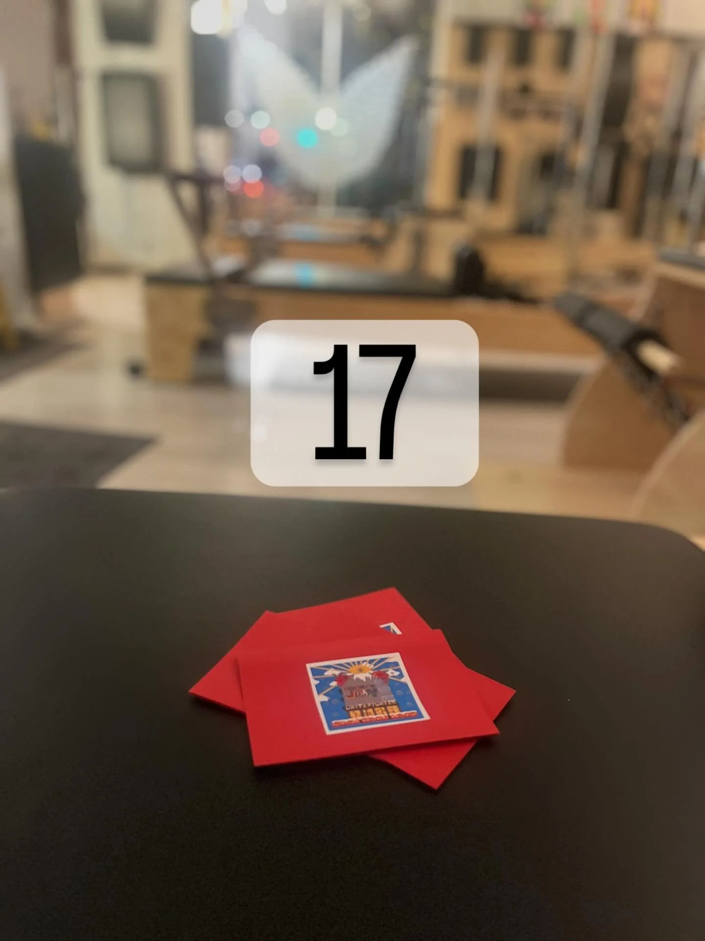 Luukkuja on taas avattu ja t&auml;n&auml;&auml;n joku onnekas sai taas Pilates pyyhkeen/alustan. Alustat ovat Reffan muotoisia ja tuntuu mukavalta ihoa vasten. Niit&auml; l&ouml;ytyy pikku puodistamme. Ihana lahja Pilates harrastajalle😍. #laitepilat