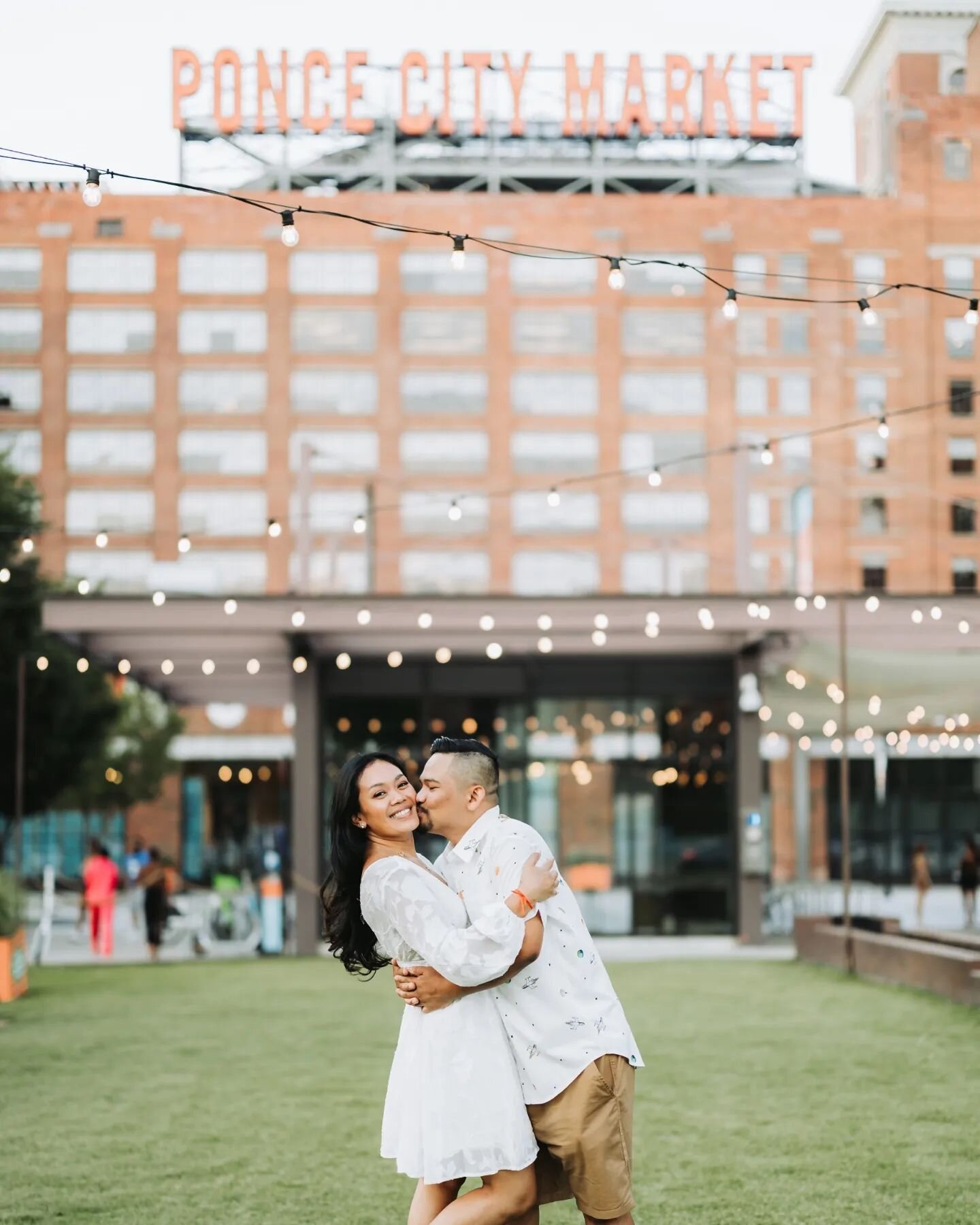 When in Atlanta, one must take amazing engagement photo sessions with an Atlanta native photographer. Excited for their traditional AND contemporary wedding in September!
