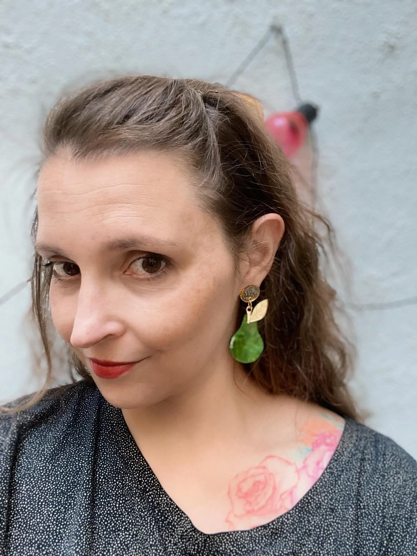 Je vous le dis souvent, 5 fruits et l&eacute;gumes par jour ! 🍐🍐🍐🍐nouvelle collection automne en ligne &hearts;️🫶🏻

#poire #lestrictmaximum #bijoux #grenn #earrings
