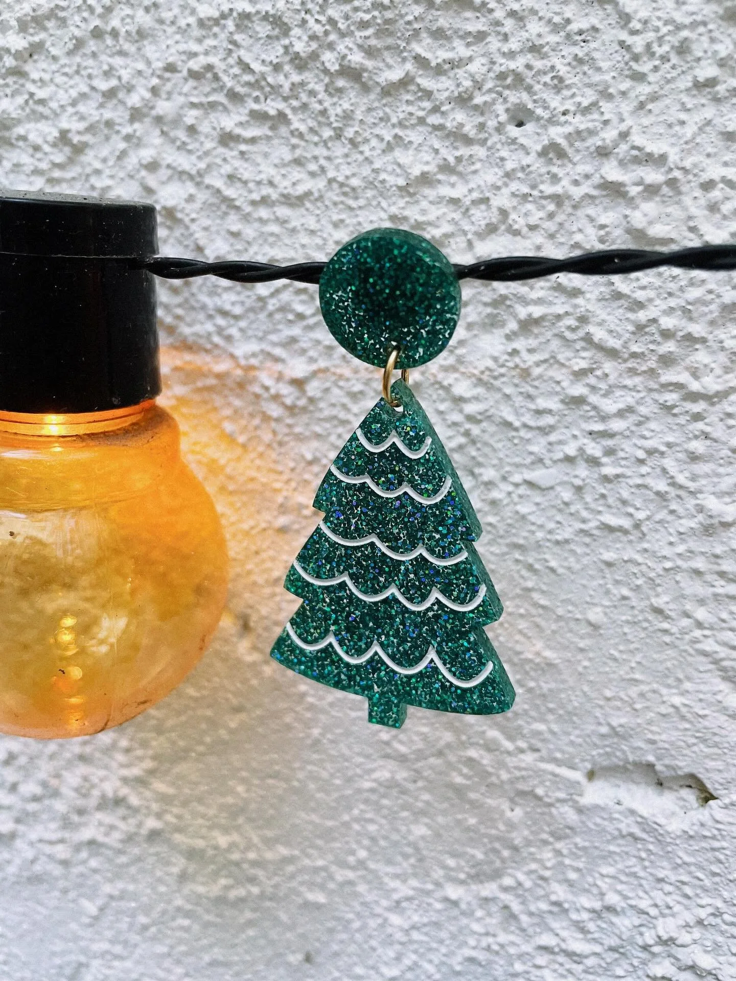 Oui j&rsquo;ai sortie pour la premi&egrave;re fois une paire de boucles pour No&euml;l 😆. J&rsquo;esp&egrave;re qu&rsquo;elles vous plaisent

Bisous de Maria 🩷🩷🩷

#christmasiscoming🎄