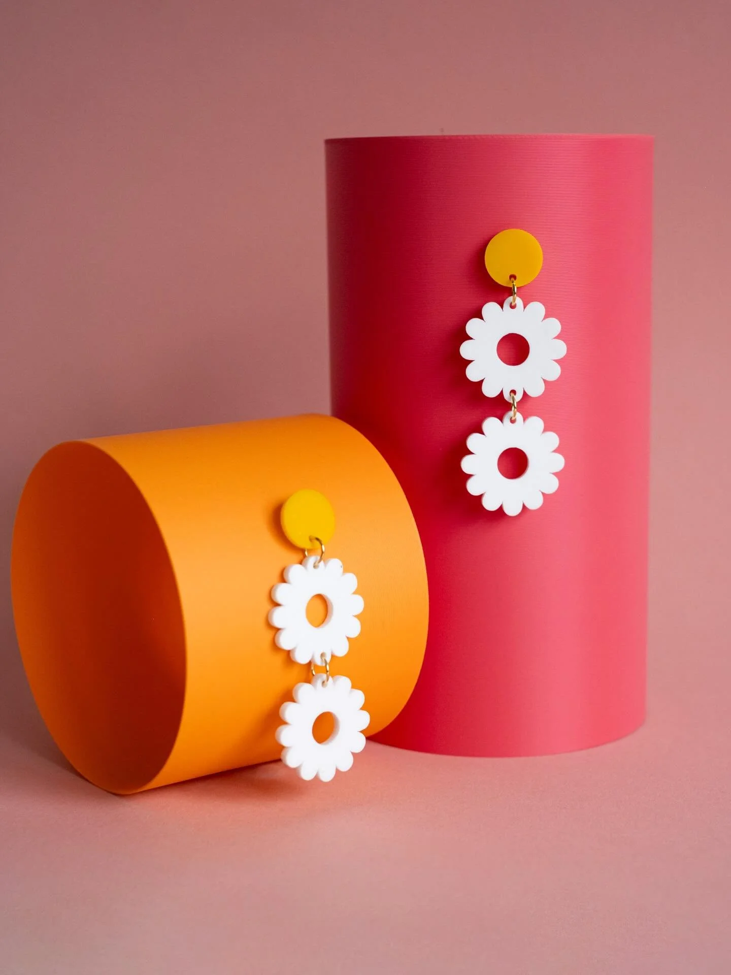 Un souffle de printemps &agrave; vos oreilles 🌸🤍

✨ Confortables &agrave; porter
🌸 Design floral intemporel
🤍 La petite touche qui fait toute la diff&eacute;rence

Disponible maintenant &ndash; laissez-vous s&eacute;duire 💫

📸 R&eacute;mi de La