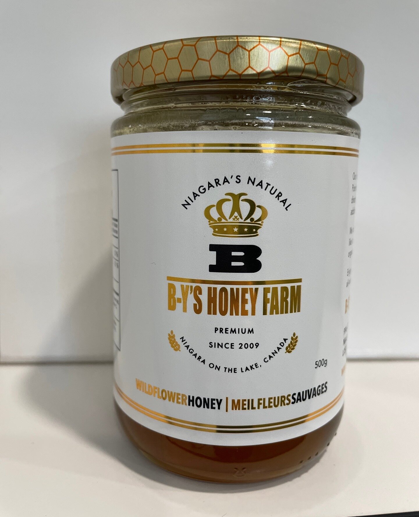 Raw unpasteurized honey is now available for purchase on our shop (https://www.niagarapetresort.com/shop). A great immune booster for your pup! 🍯 🐶