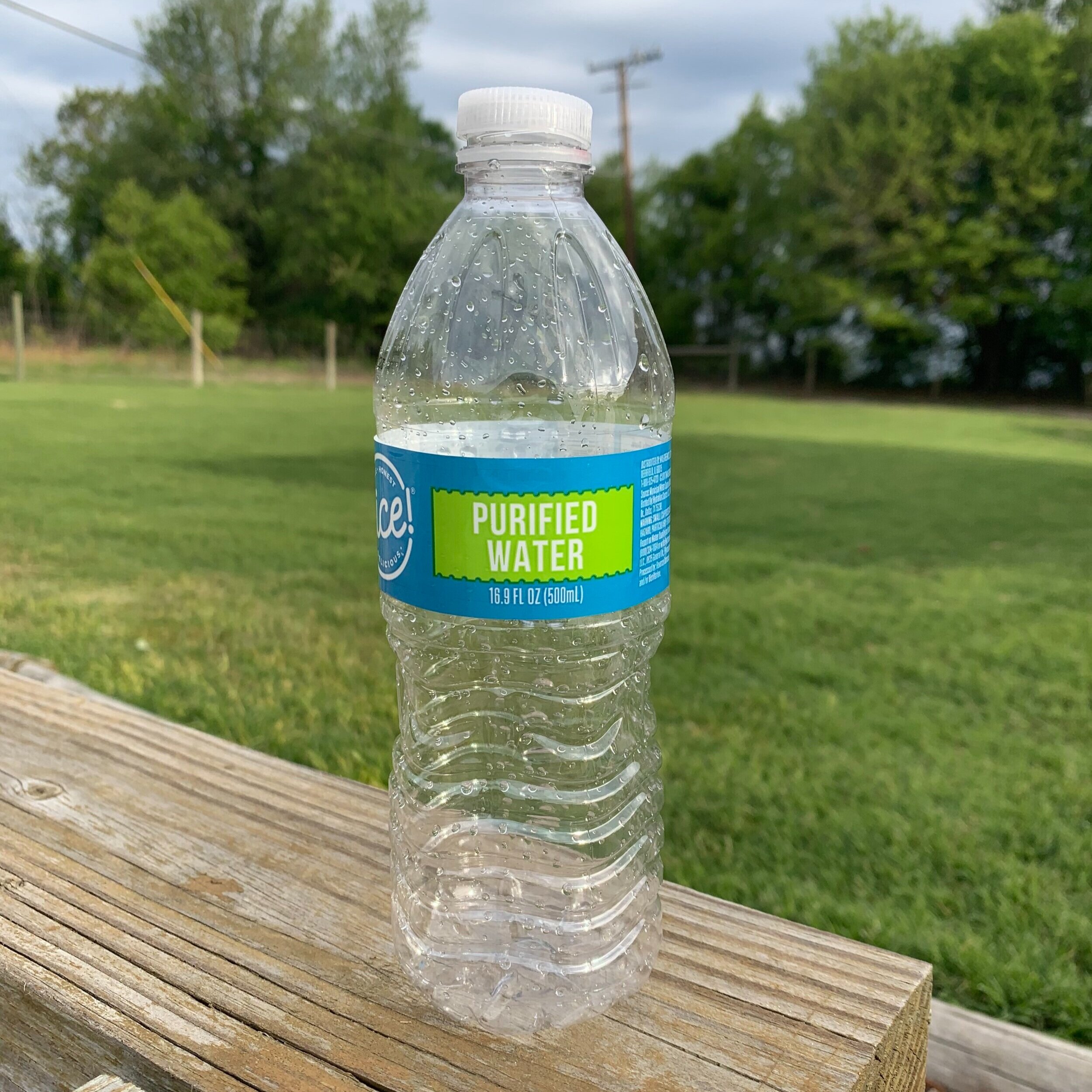 Trapped Water in Plastic Water Bottles Is a Very Real Problem