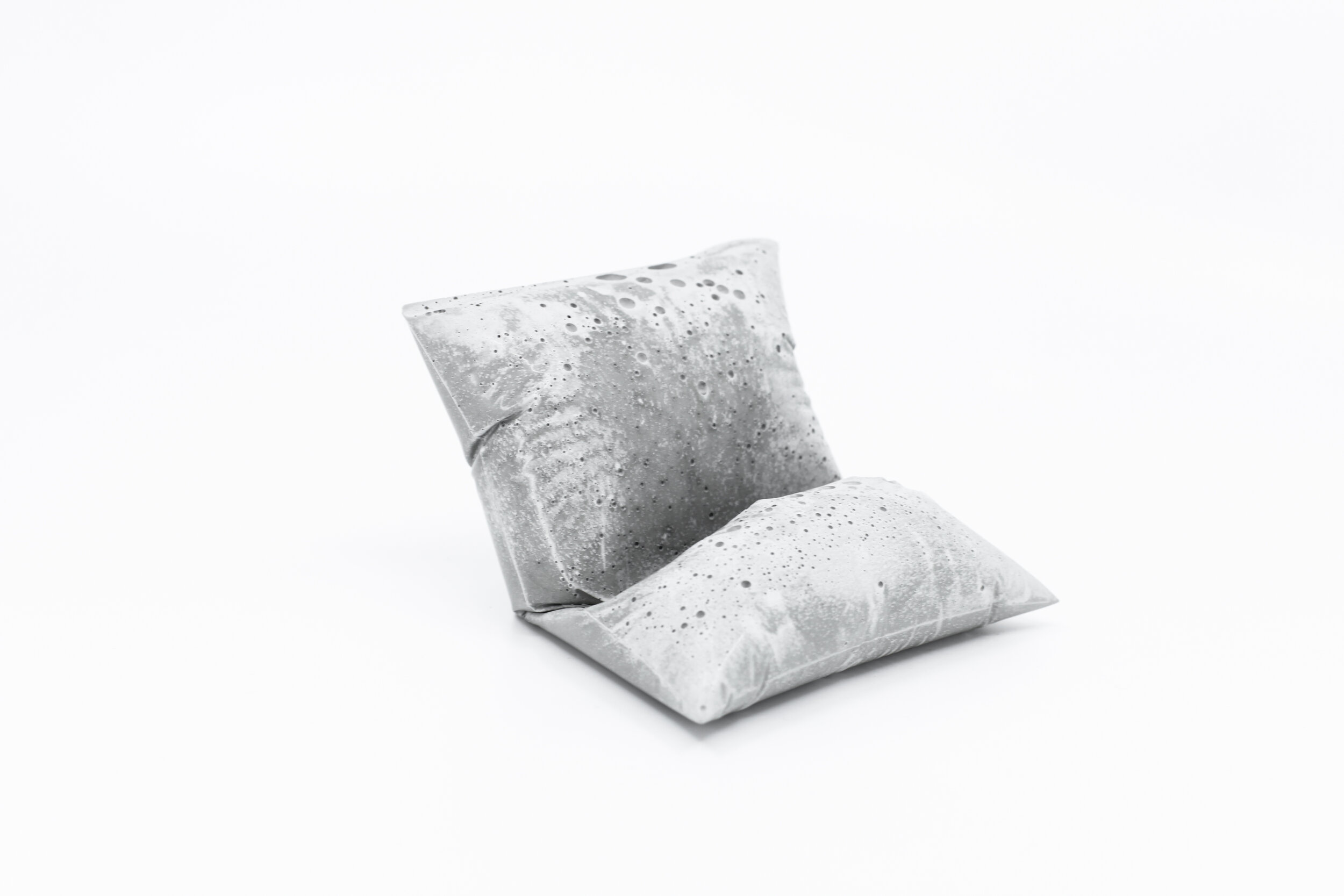 TINY DOT-PHONE HOLDER-5.jpg