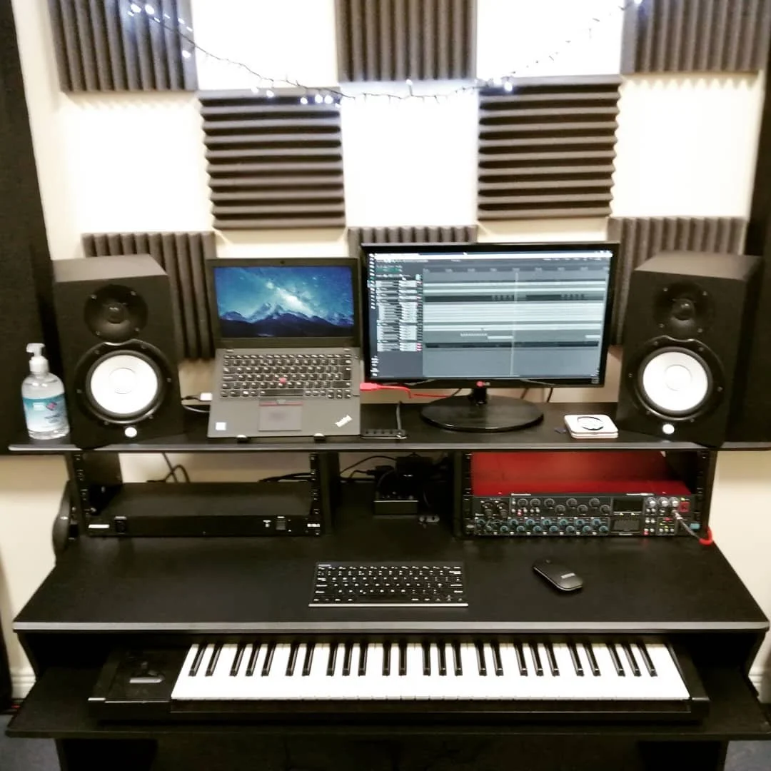 I've been fortunate enough to upgrade a few things at the studio, including this new desk! 😍

Got some goodies that I've still to add to the empty rack spaces, so stay tuned for those 🎸

#recordingstudio #desksetup #production #gearporn