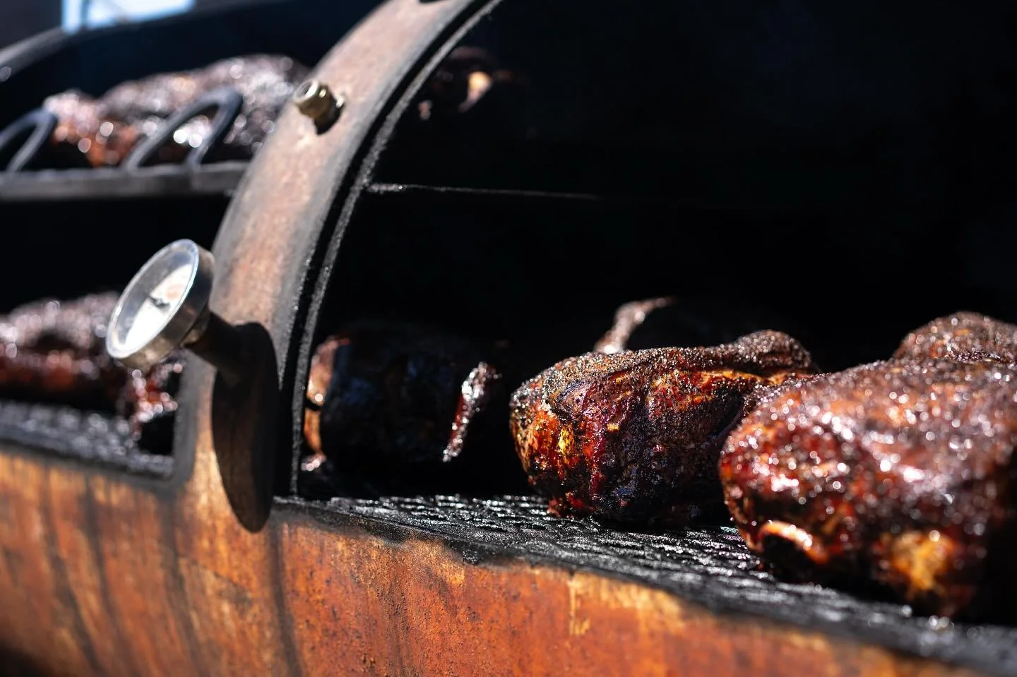 A 3HR BBQ Pop Up is about 30 hours of work start to finish. Sometimes I think I&rsquo;m crazy, other times I know I am. I love it. Super Thankful for everyone who has been showing up and making it all possible. Cheers friends!
#buffalove #buffalofood