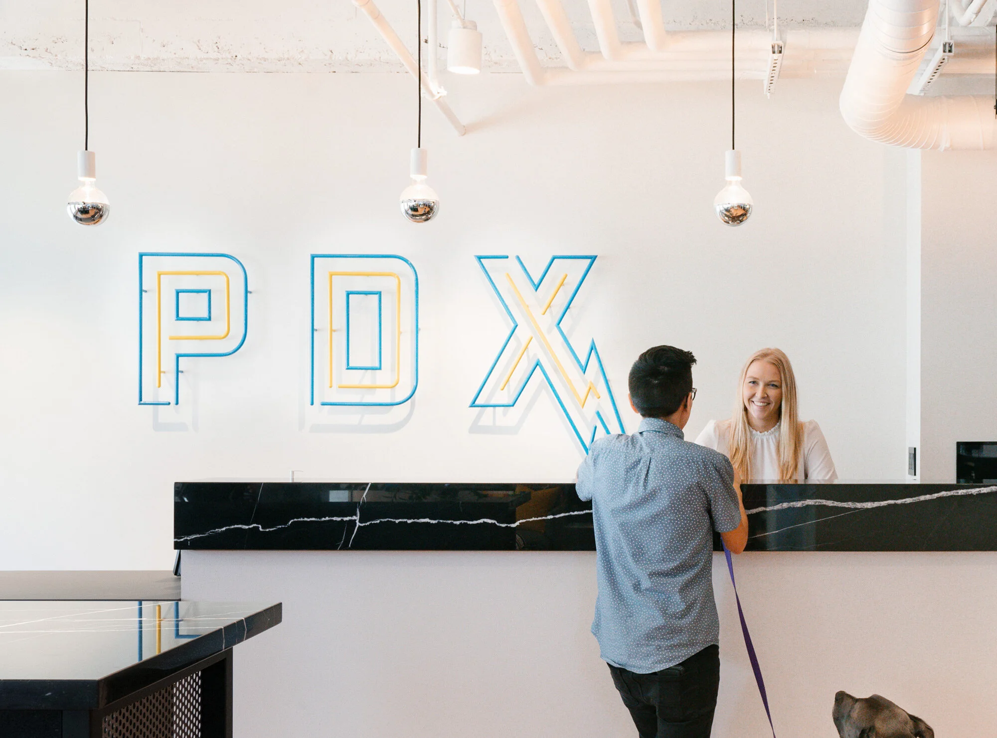 20181020-WeWork-920-SW-6th-Avenue---Front-Desk---Wide-4.jpg