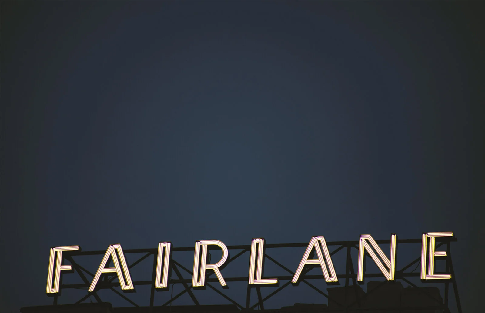 Reunion_FairlaneHotel_Neon1.jpg