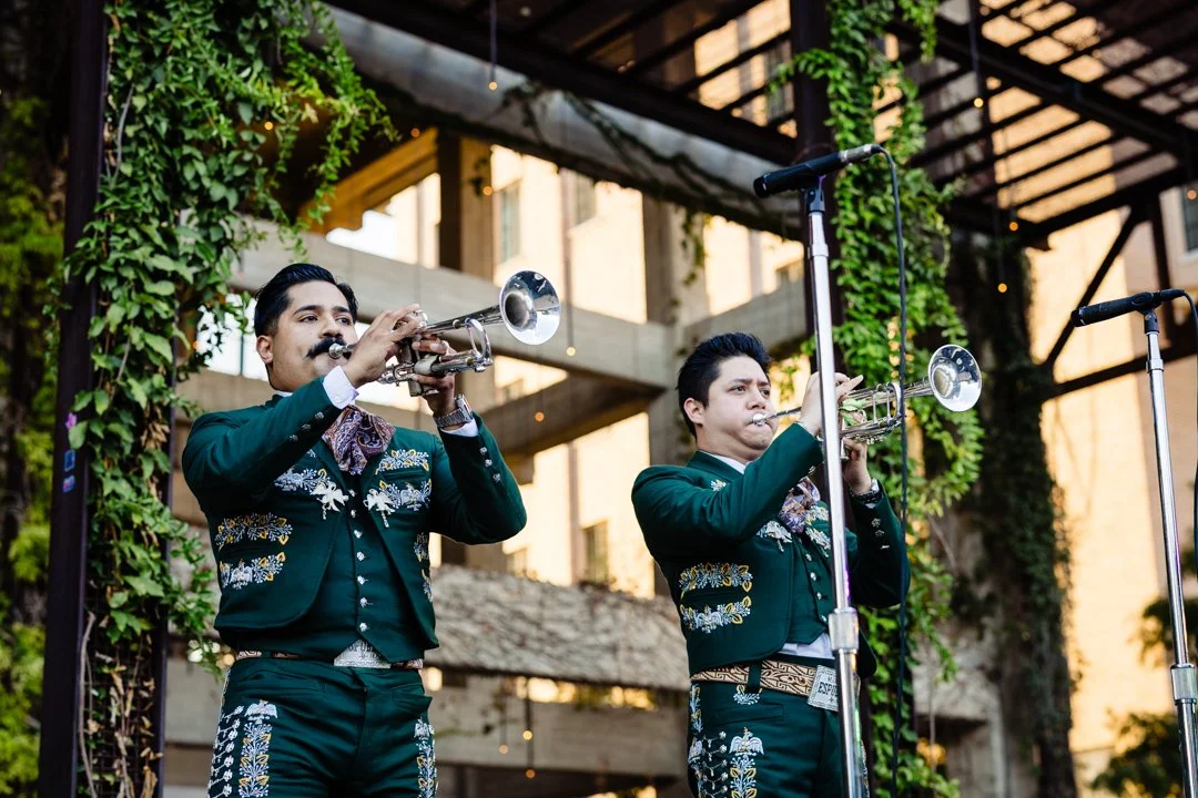 Mariachi Monday at the Pearl in San Antonio was such a cool event. They had a Grito contest that I was so tempted to participate in but was too shy. Love this city and all the culture and events put on by the #historicpearl . Be sure to check it out 