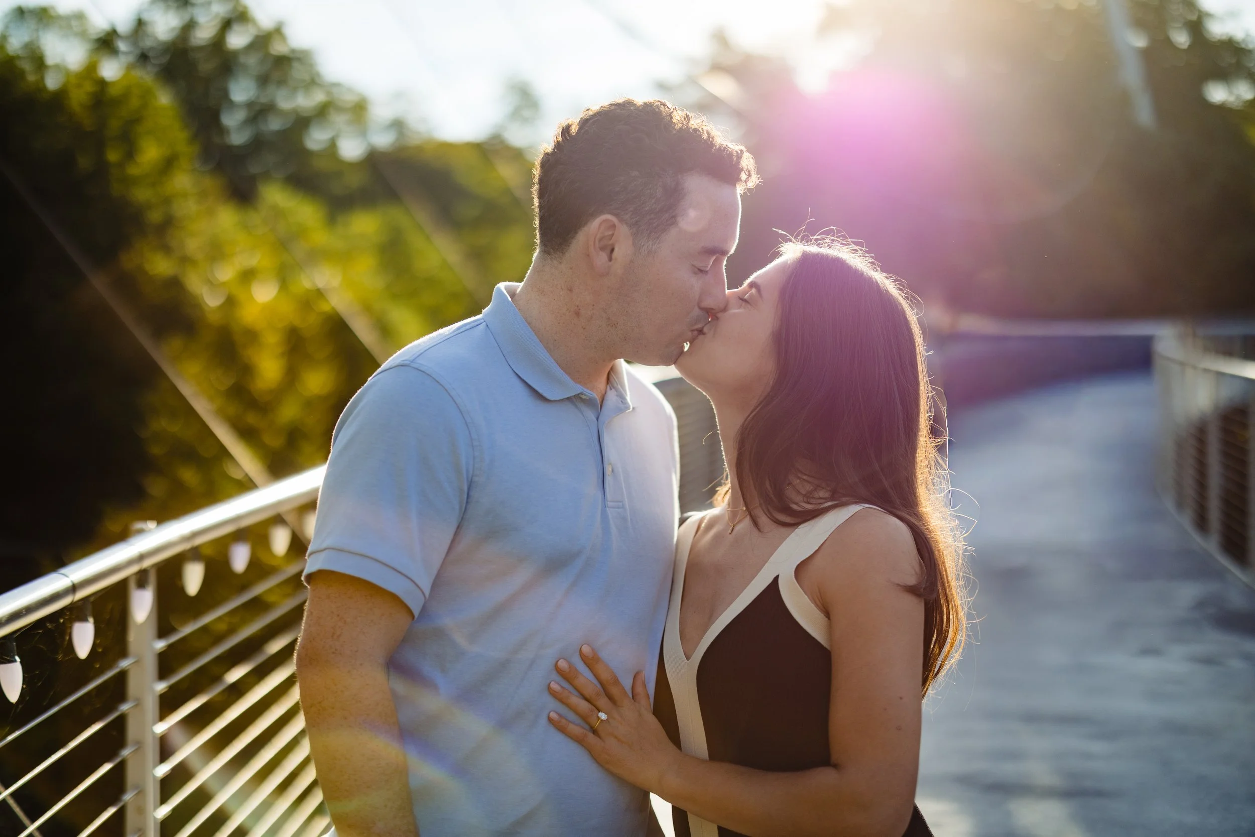 wallace-amy-liberty-bridge-engagement-photos.jpg