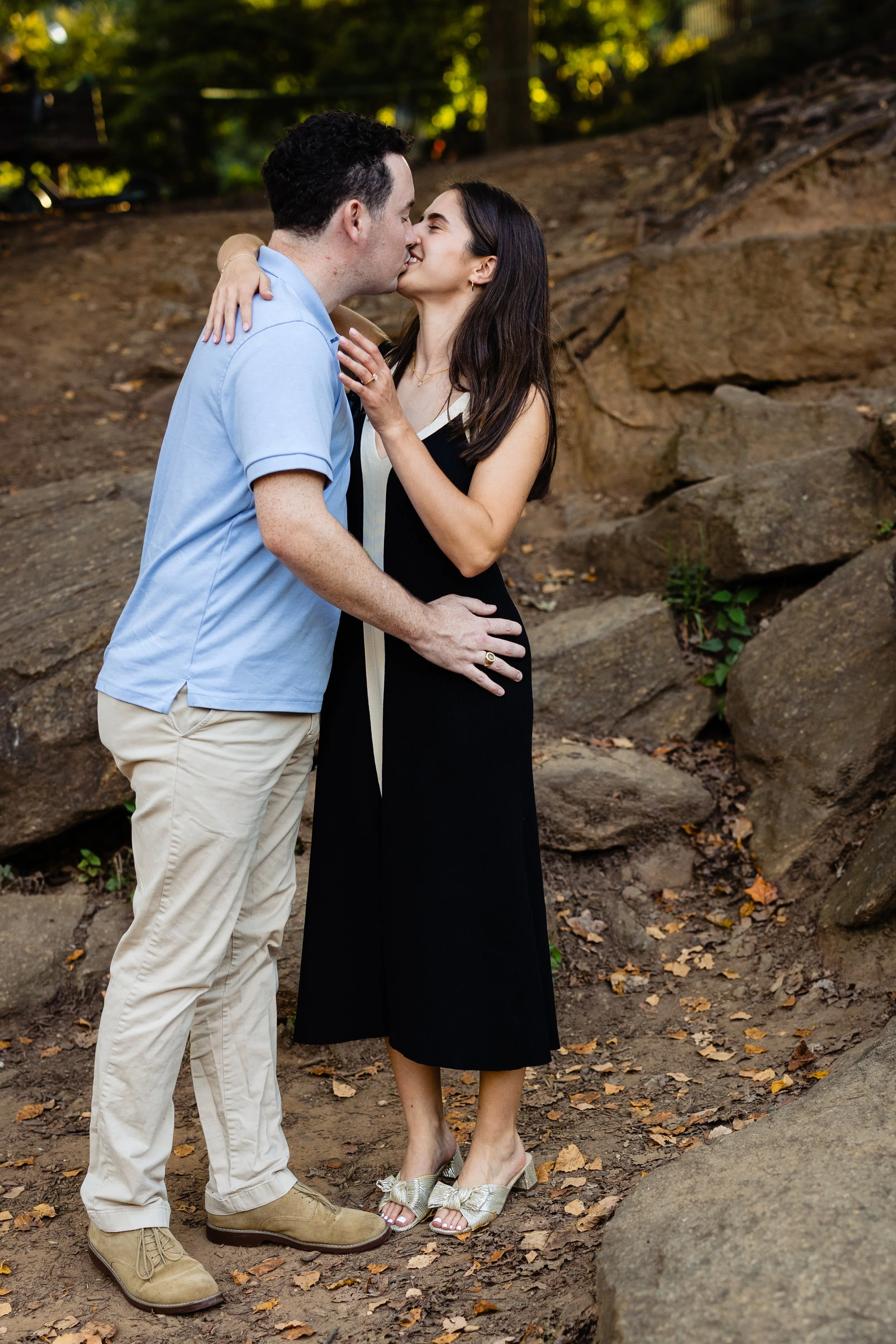 wallace-amy-liberty-bridge-engagement-photos.jpg