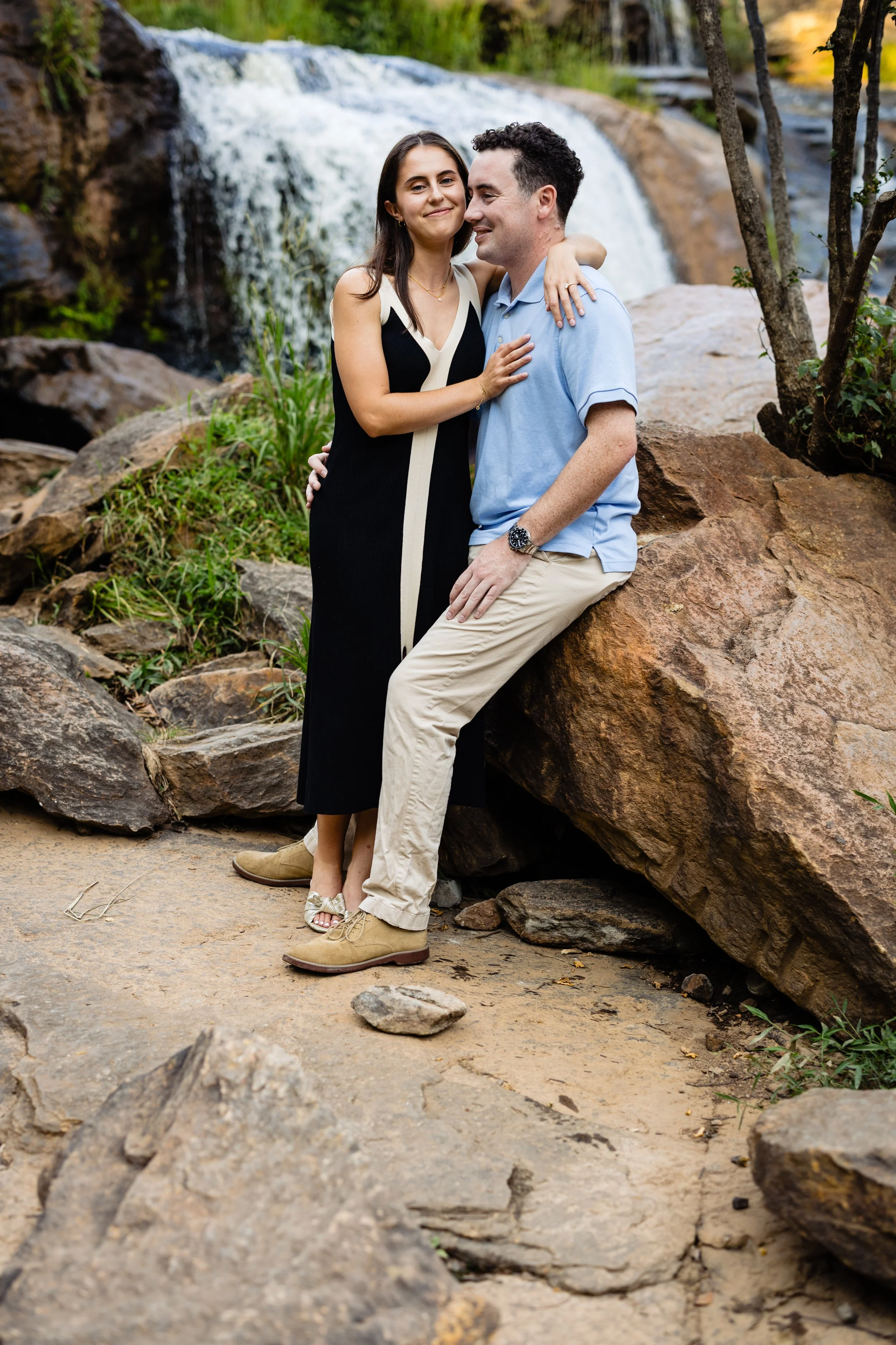 wallace-amy-liberty-bridge-engagement-photos.jpg