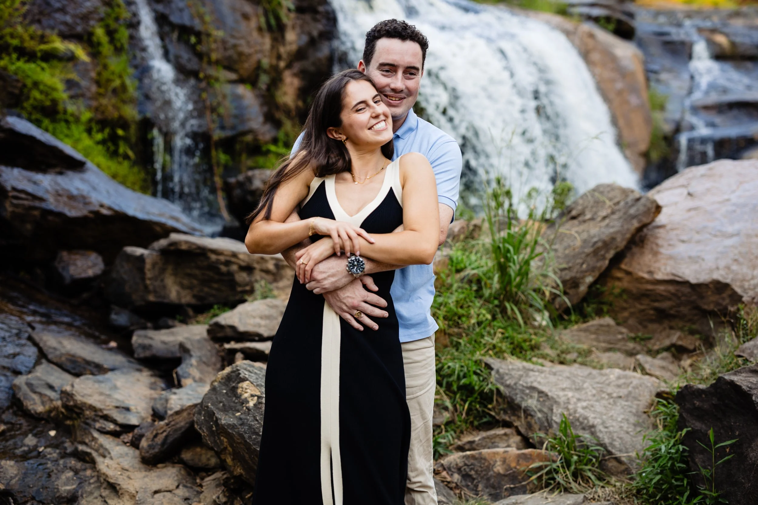wallace-amy-liberty-bridge-engagement-photos.jpg