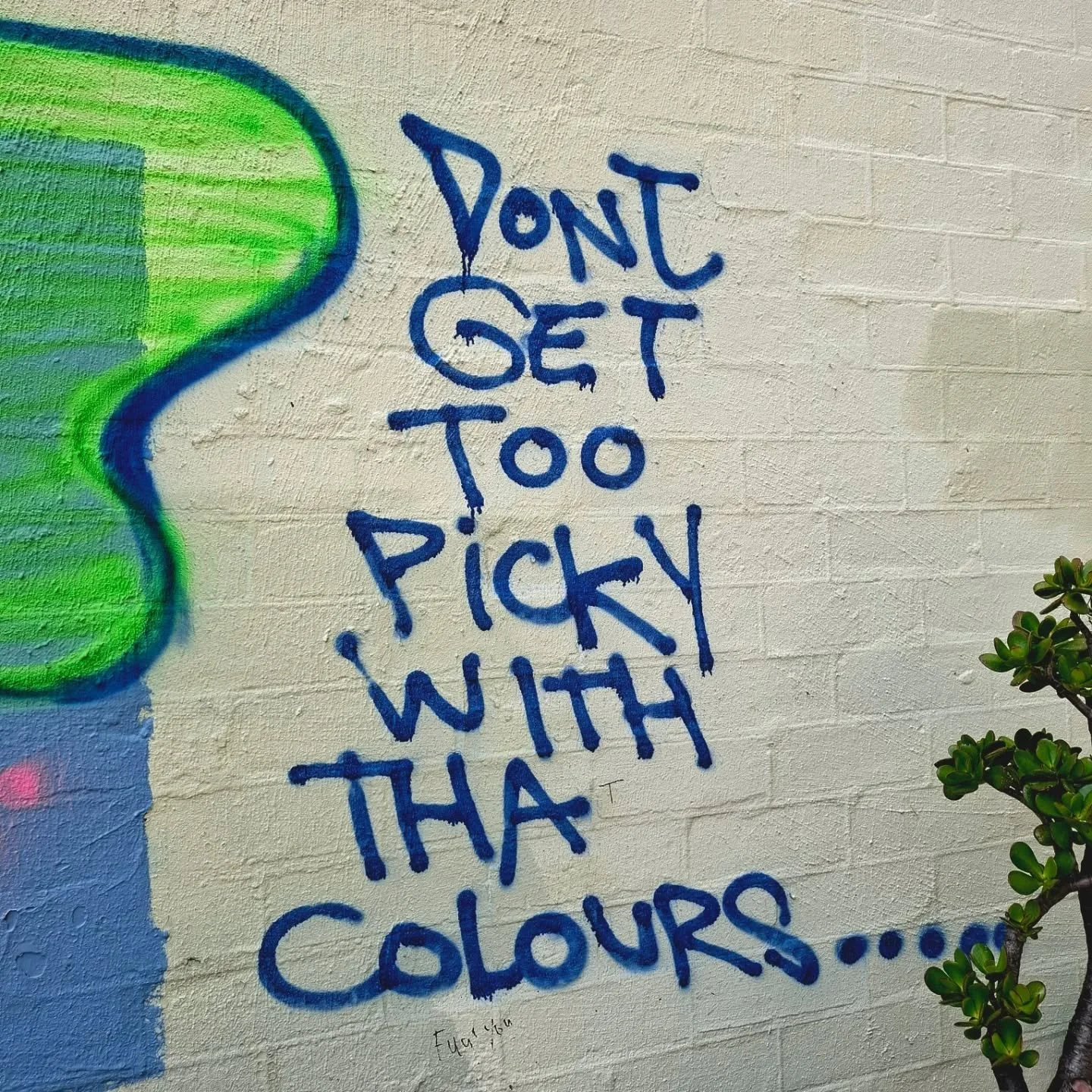 Picky? That's me! I love the natural pigment. 💛

I'm packing my muller and microwave plate slab - thanks @helencolemanart for everything!! - for a residency @nobbyslighthouse in Newcastle.

I'll be exploring earth pigment paints from development sit