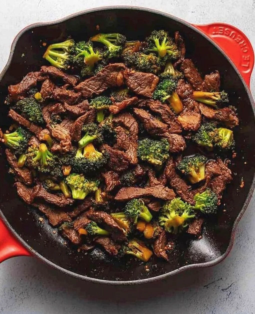 Beef and broccoli recipe: INGREDIENTS
1 1/4 lbs flank steak thinly sliced
2 cups broccoli florets
2 teaspoons minced fresh ginger
1 teaspoon minced garlic
2 teaspoons Walden farm ginger sesame sauce
1/4 cup beef broth or water
1
1 teaspoon soy sauce

