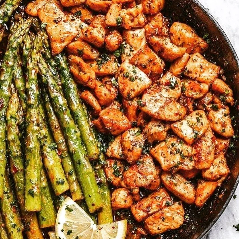 Sesame ginger turkey and herb asparagus. Turkey, Walden farm sesame ginger sauce, asparagus, Italian herbs, 2 teaspoons of olive oil