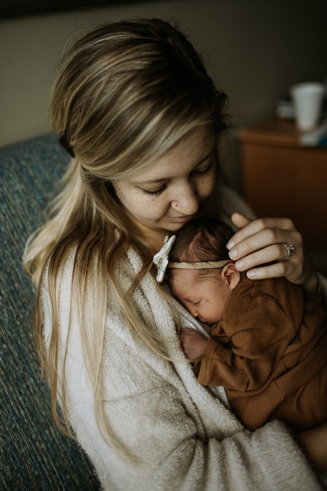 Cincinnati Newborn Photographer | Ohio Newborn Photography | Olive Grace Fresh 48 | Mercy Anderson-37.jpg