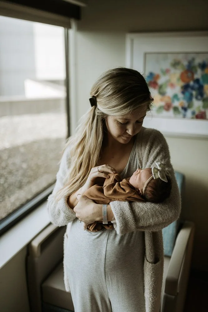 Cincinnati Newborn Photographer | Ohio Newborn Photography | Olive Grace Fresh 48 | Mercy Anderson-30.jpg